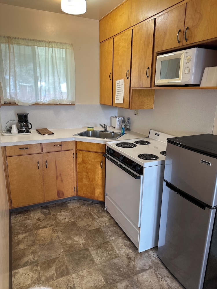 Winchester Bay Inn - photo 16