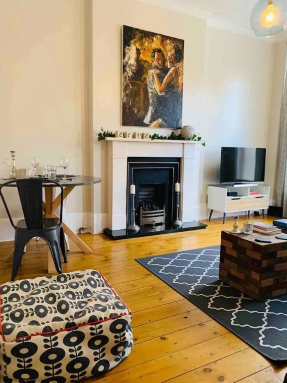 Luxury Fulham Flat with 5 touches nr River Thames — 4-Star Luxury Hotel in London, United Kingdom