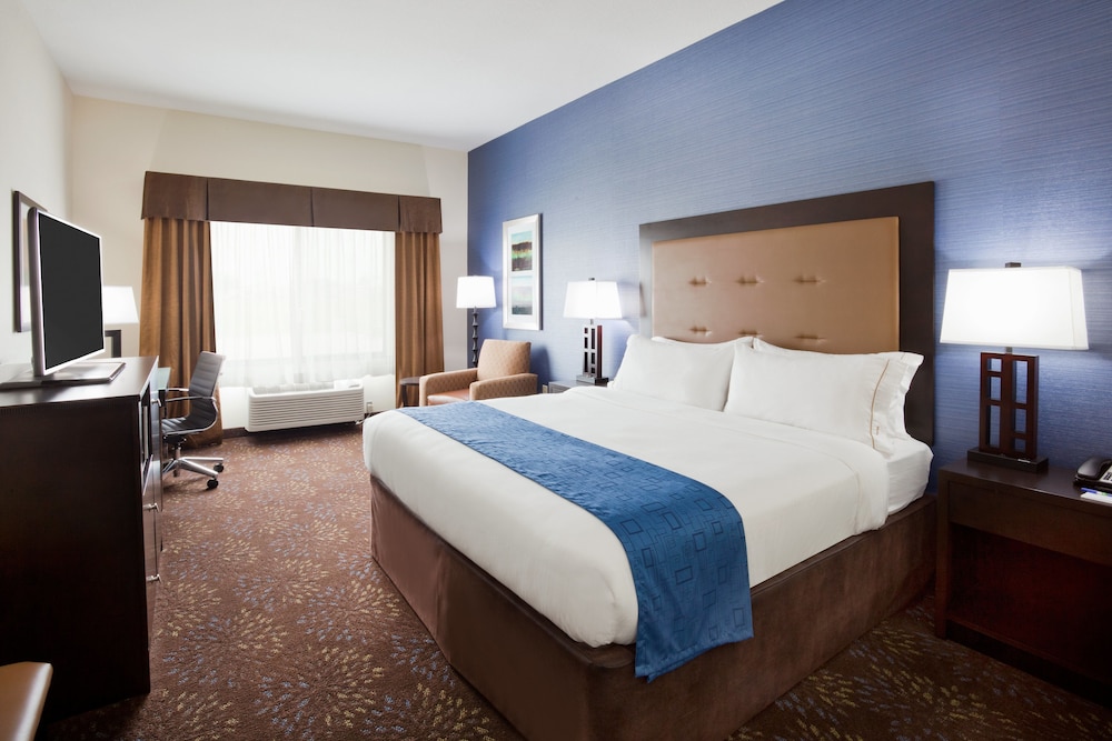 Holiday Inn Express & Suites Davenport by IHG - photo 7