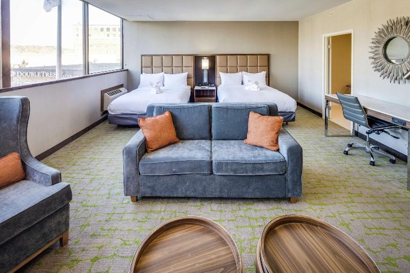 DoubleTree by Hilton Huntington - photo 19
