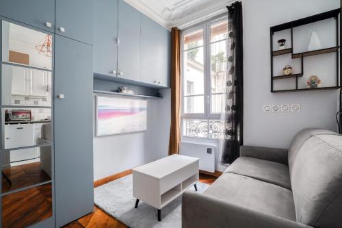 Studio rAcnovAc cosy metro Paris 2pers wifi — 4-Star Luxury Hotel in Paris, France