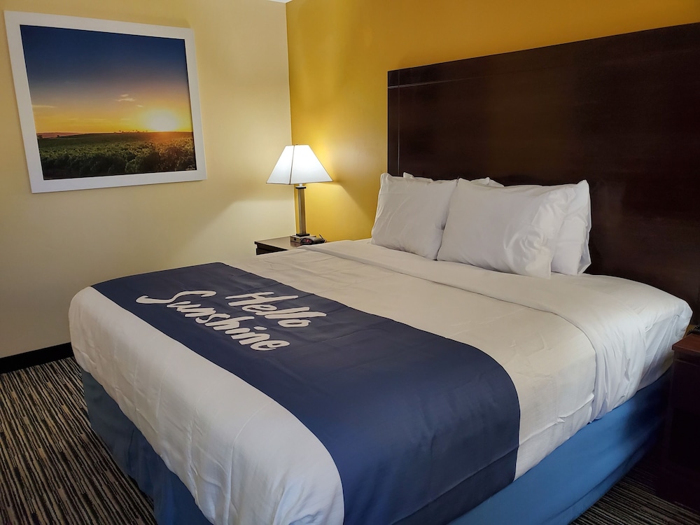 Days Inn by Wyndham Atlanta Southlake Morrow - photo 13