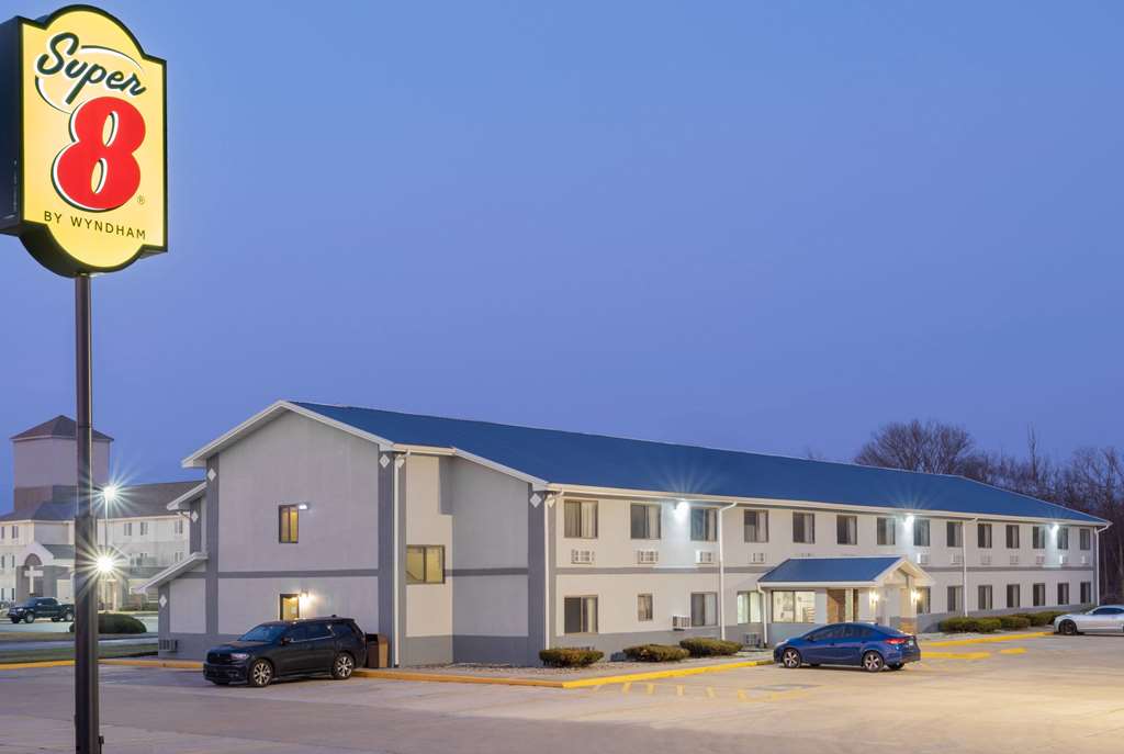 Super 8 by Wyndham Danville Illinois - featured photo
