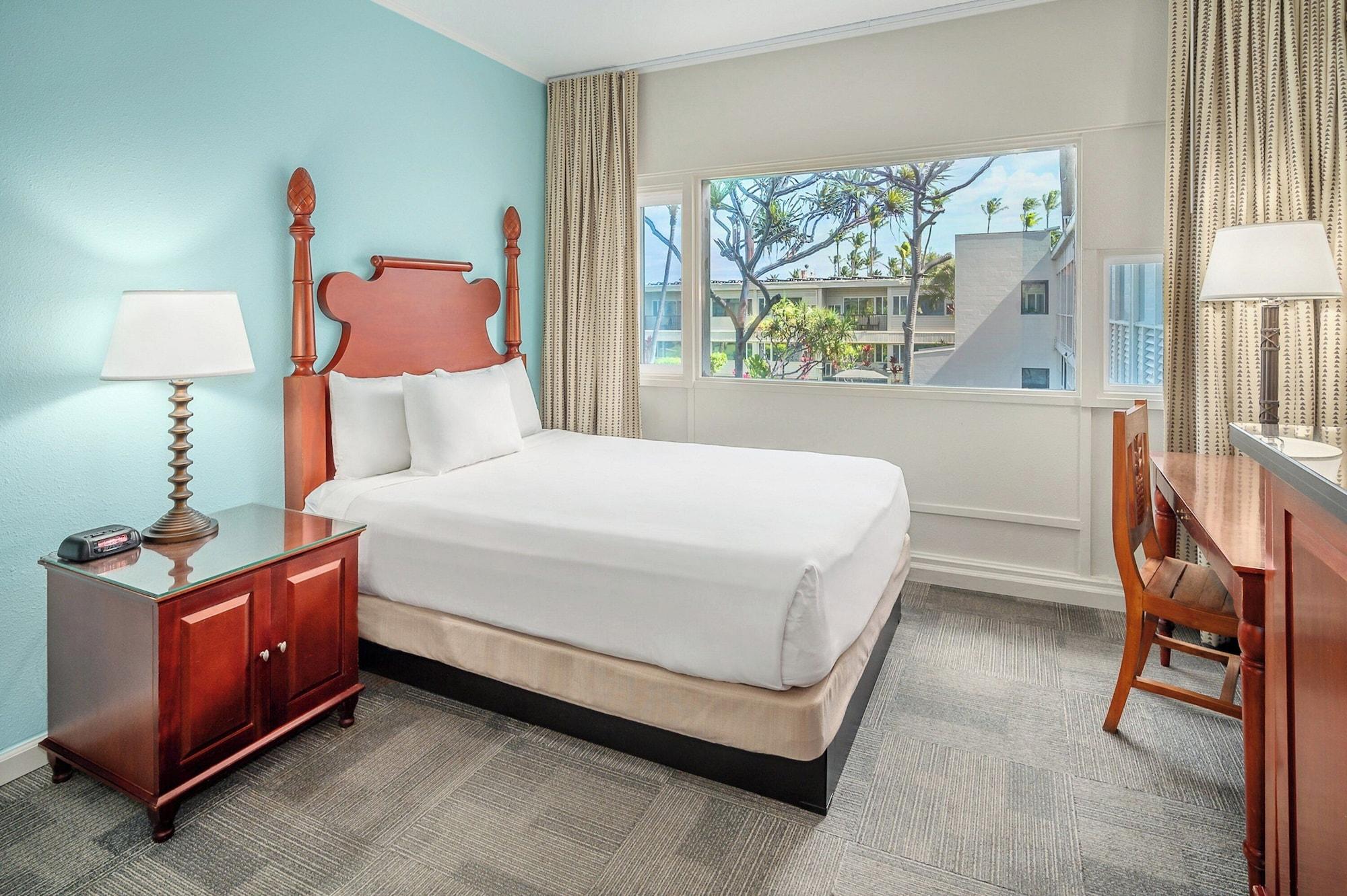 Maui Beach Hotel - photo 3