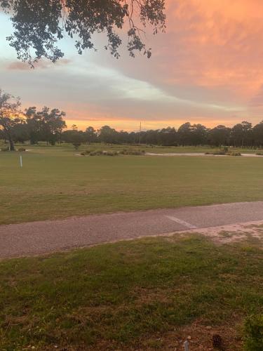 Beach Breeze 3 pet friendly walking distance to Atlantic Ocean free parking in Myrtle Beach, United States