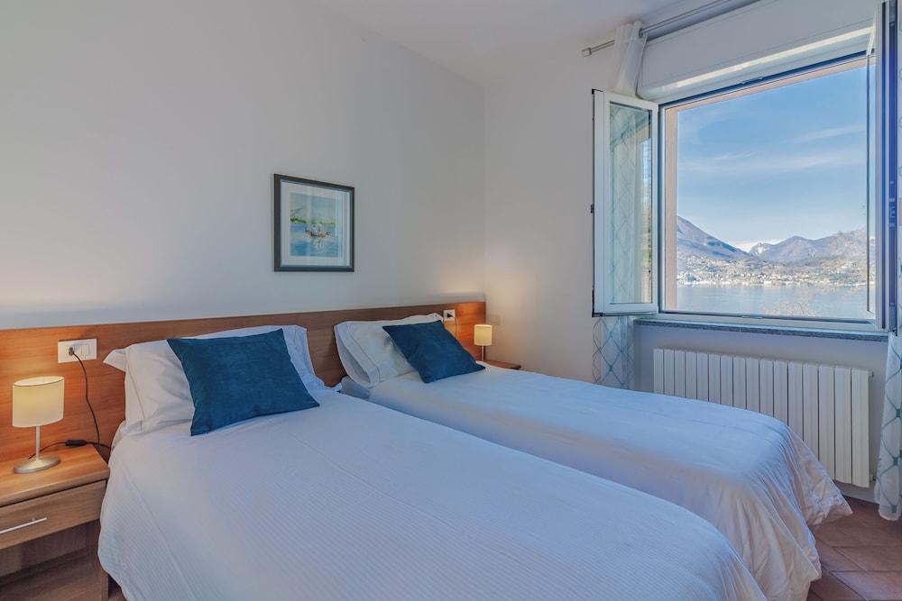 Flower House With Lake View RS — 4-Star Luxury Hotel in Perledo, Italy