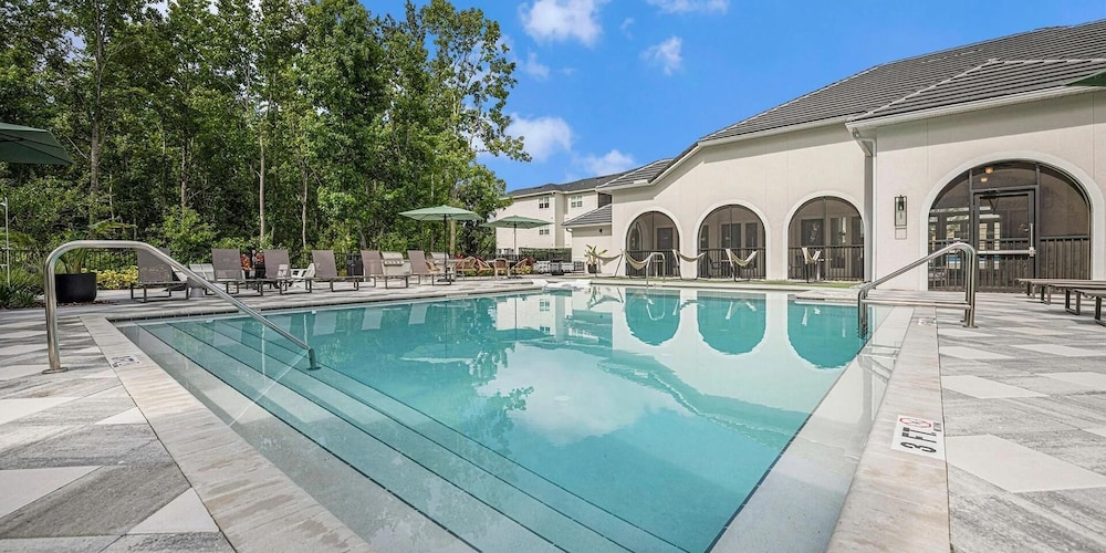 Landing Apartments near Webster Park North — 4-Star Luxury Hotel in Lakeland, United States