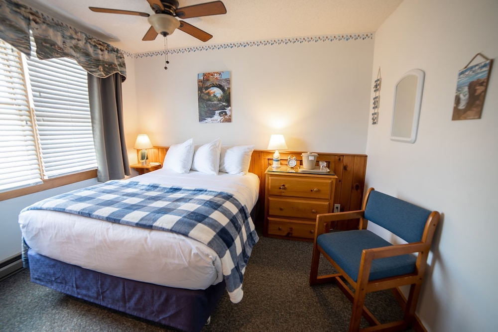 Isleview Motel and Cottages - photo 6