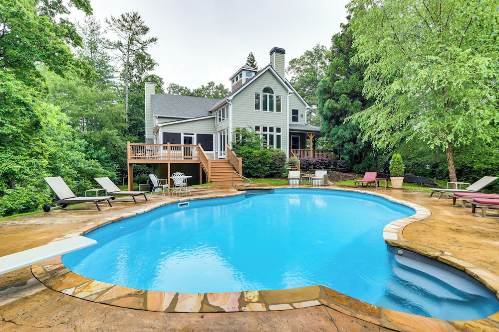 Game Room and Fireplaces Group Dahlonega Getaway in Dahlonega, United States