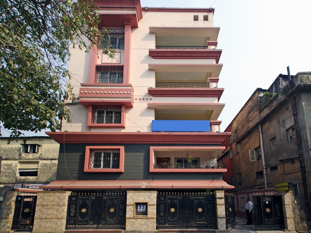 Oyo 460 Hotel Ivory Residency