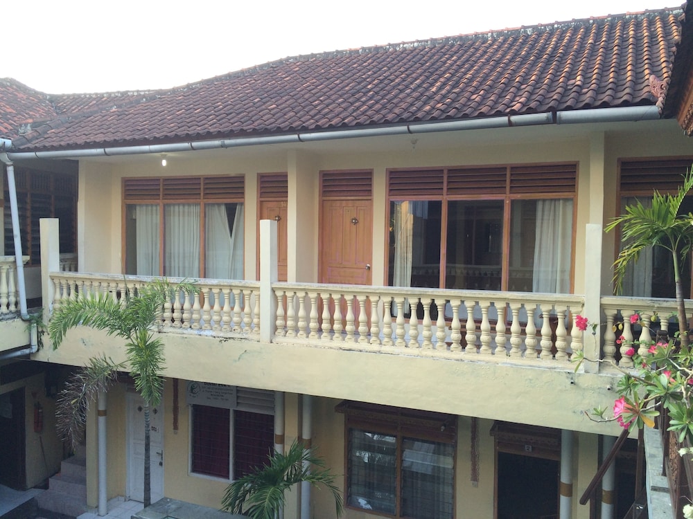 Rita ZA Hotel - carbon neutral hotel in Kuta