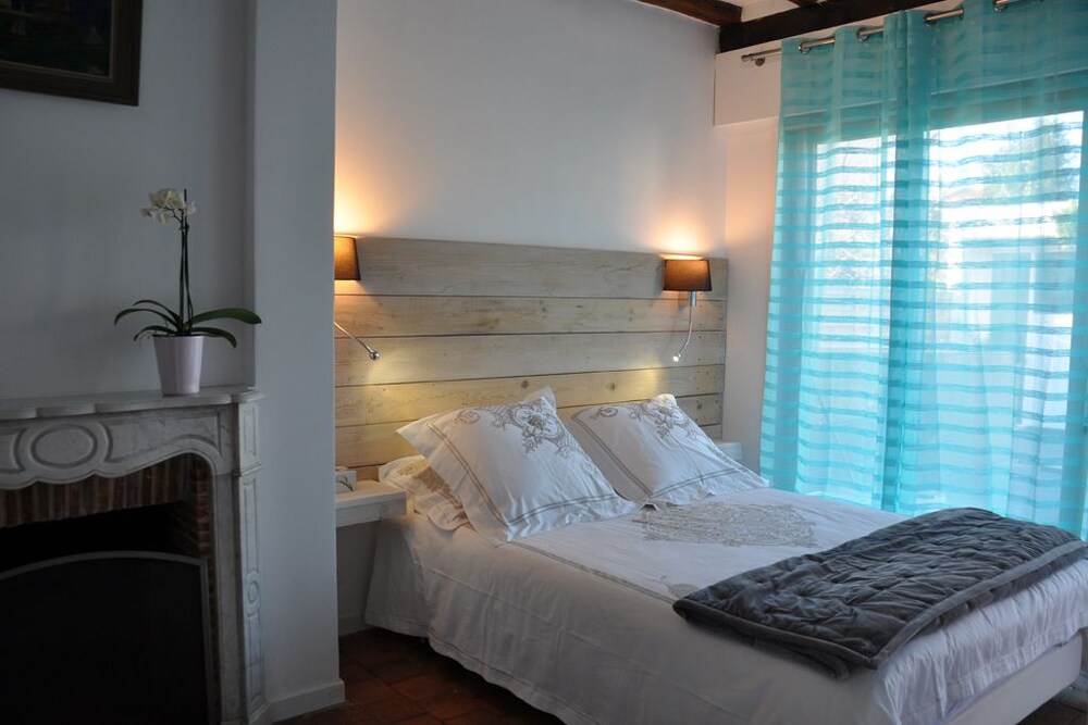 Du Côté De Chez Jos in Colombes, France