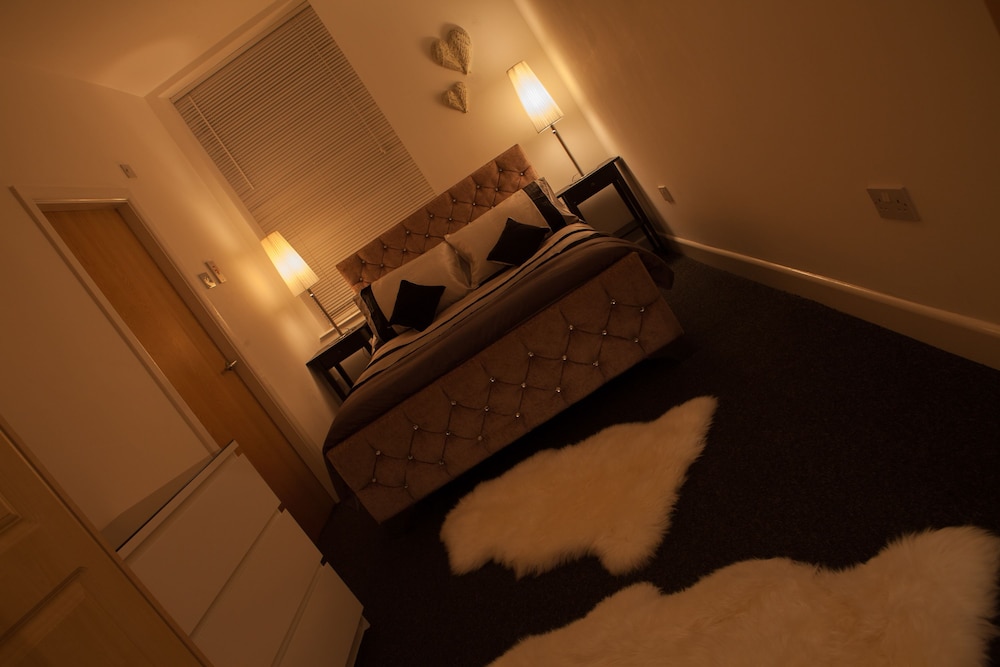 Station Suite Simple2let Serviced Apartments — 4-Star Luxury Hotel in Halifax, United Kingdom