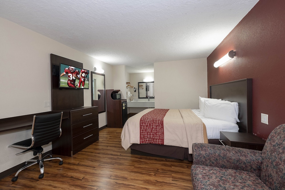 Red Roof Inn Starkville University - photo 7