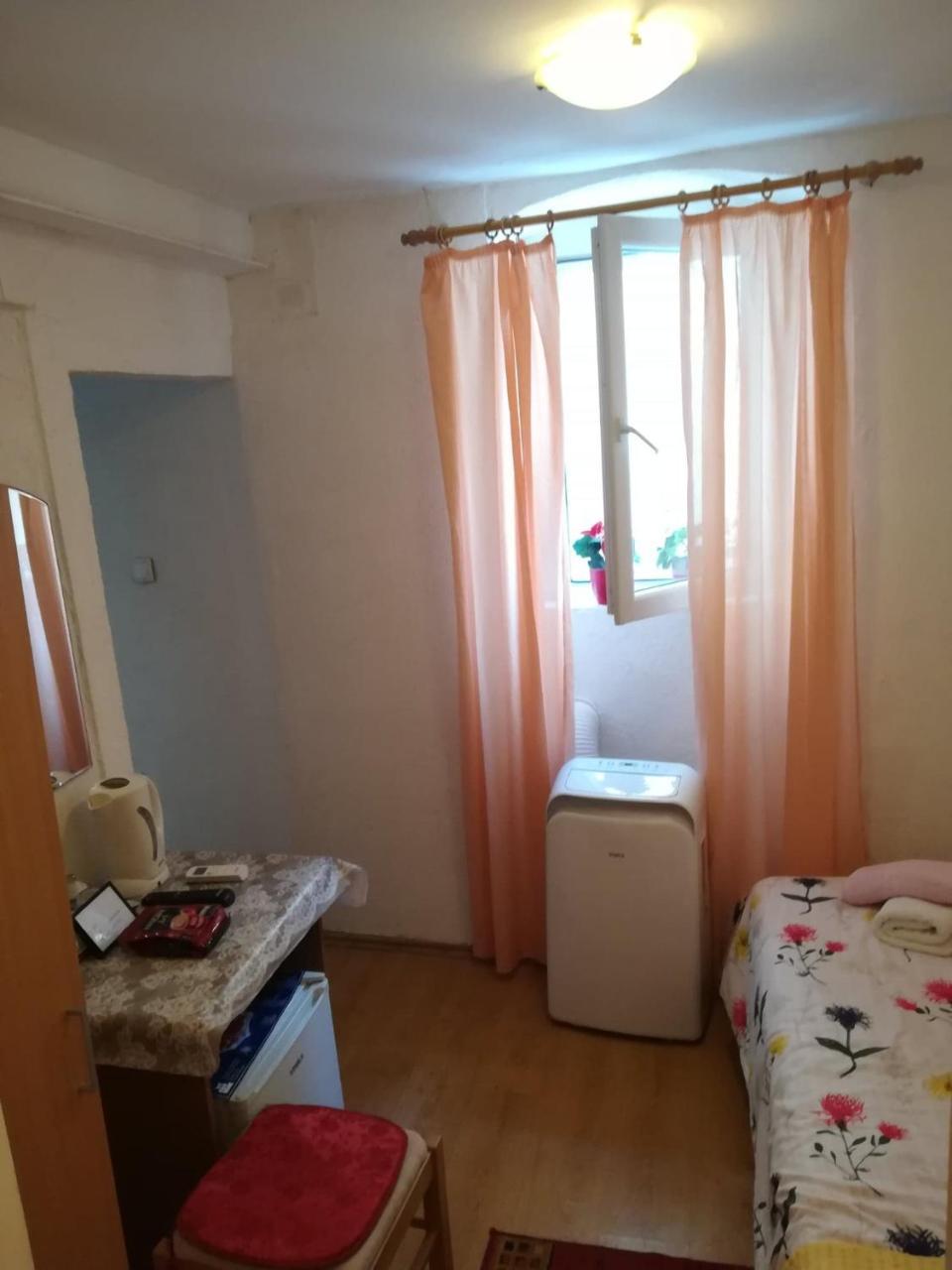 Room Center Old Town