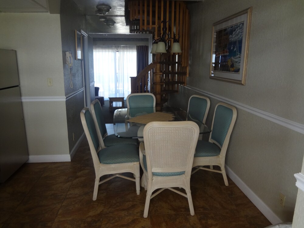 Lighthouse Cove Resort - photo 6