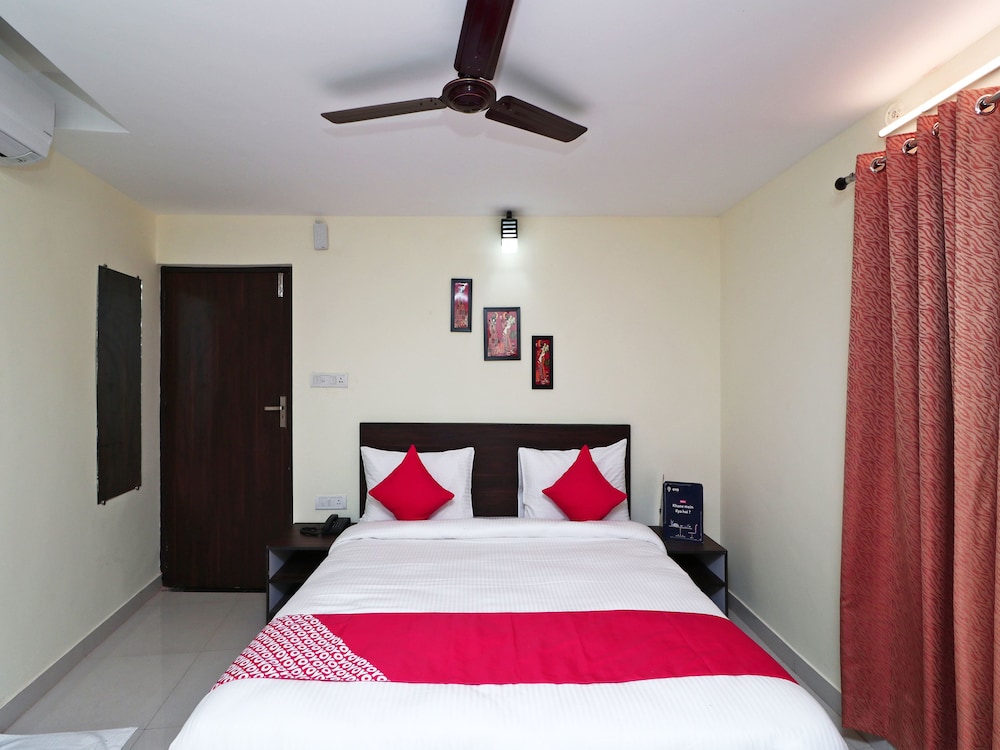 OYO 14811 Hotel Royal Monarch in Gorakhpur, India