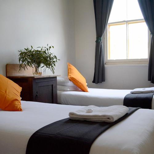 Shamrock Hotel Motel Temora — Temora