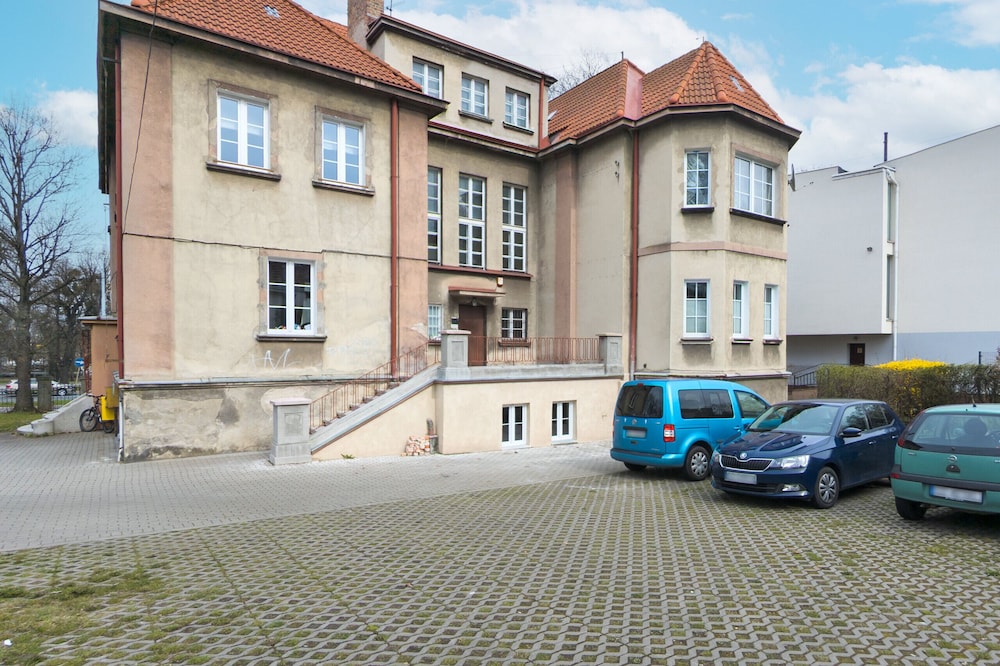 Bright & Spacious Family Apartment in Międzyzdroje with Parking and 3 Balconies by Noclegi Renters — 4-Star Luxury Hotel in Miedzyzdroje, Poland