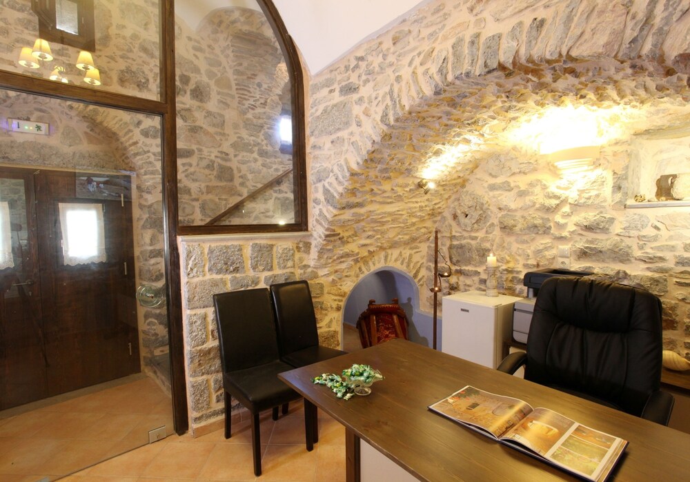 Stoes Traditional Suites — Chios — photo 5