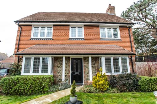 Pine Trees 4 bed home in The Witterings — 4-Star Luxury Hotel in Chichester, United Kingdom