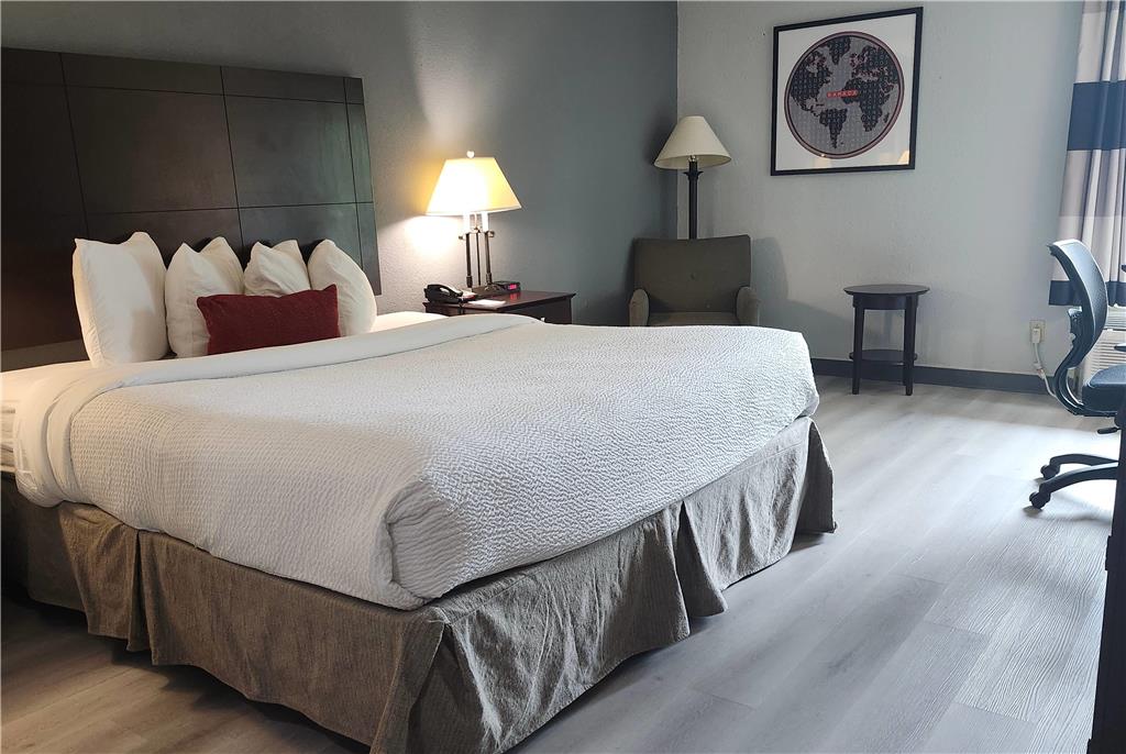 Ramada by Wyndham Luling - photo 12