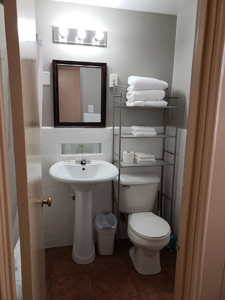 Brickyard Inn - photo 13