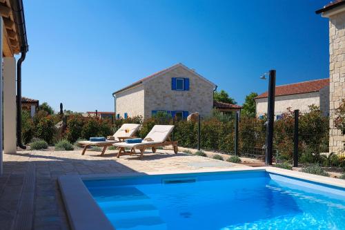 Papa's Court V Pasman Villa with pool — 4-Star Luxury Hotel in Pasman, Croatia