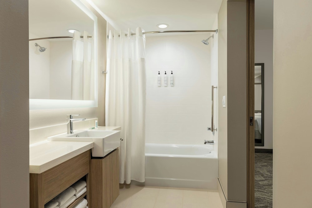 SpringHill Suites by Marriott Fargo - photo 27