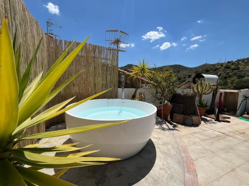 La Bermeja Alojamiento Completo Terraza Con Banera Y Vistas Panoramicas — hotel in Casabermeja