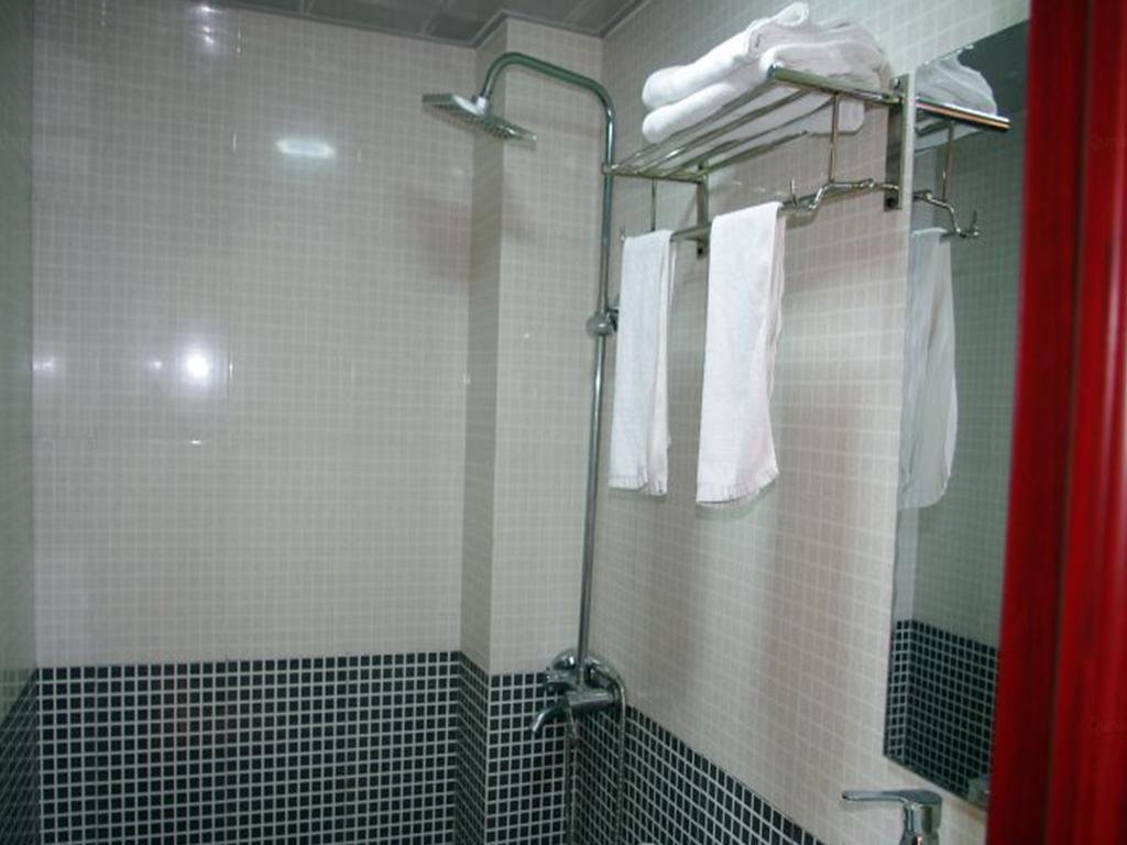 Shunda Business Inn — hotel in Taozhou