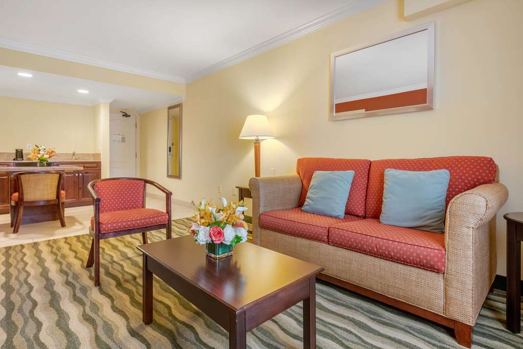 Best Western Plus Palm Beach Gardens Hotel & Ste & Conf Ctr - photo 6