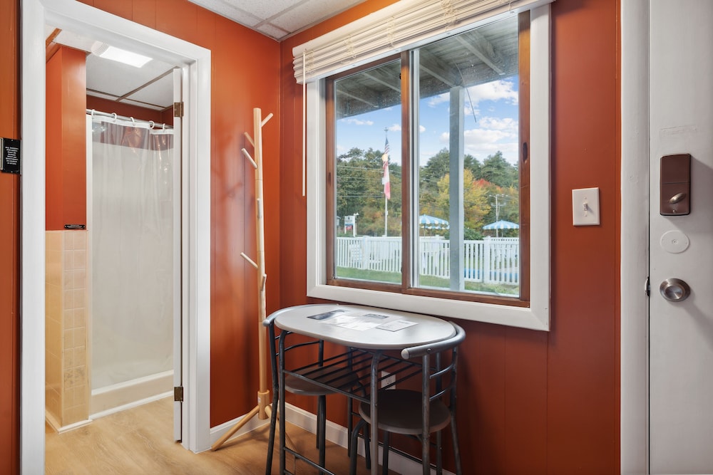 The Beaches Motel & Cottages - photo 26