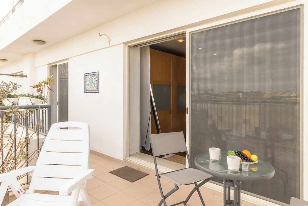 Modern and comfortable apart Savoy Garden Happy Rentals — 4-Star Luxury Hotel in Gzira, Malta