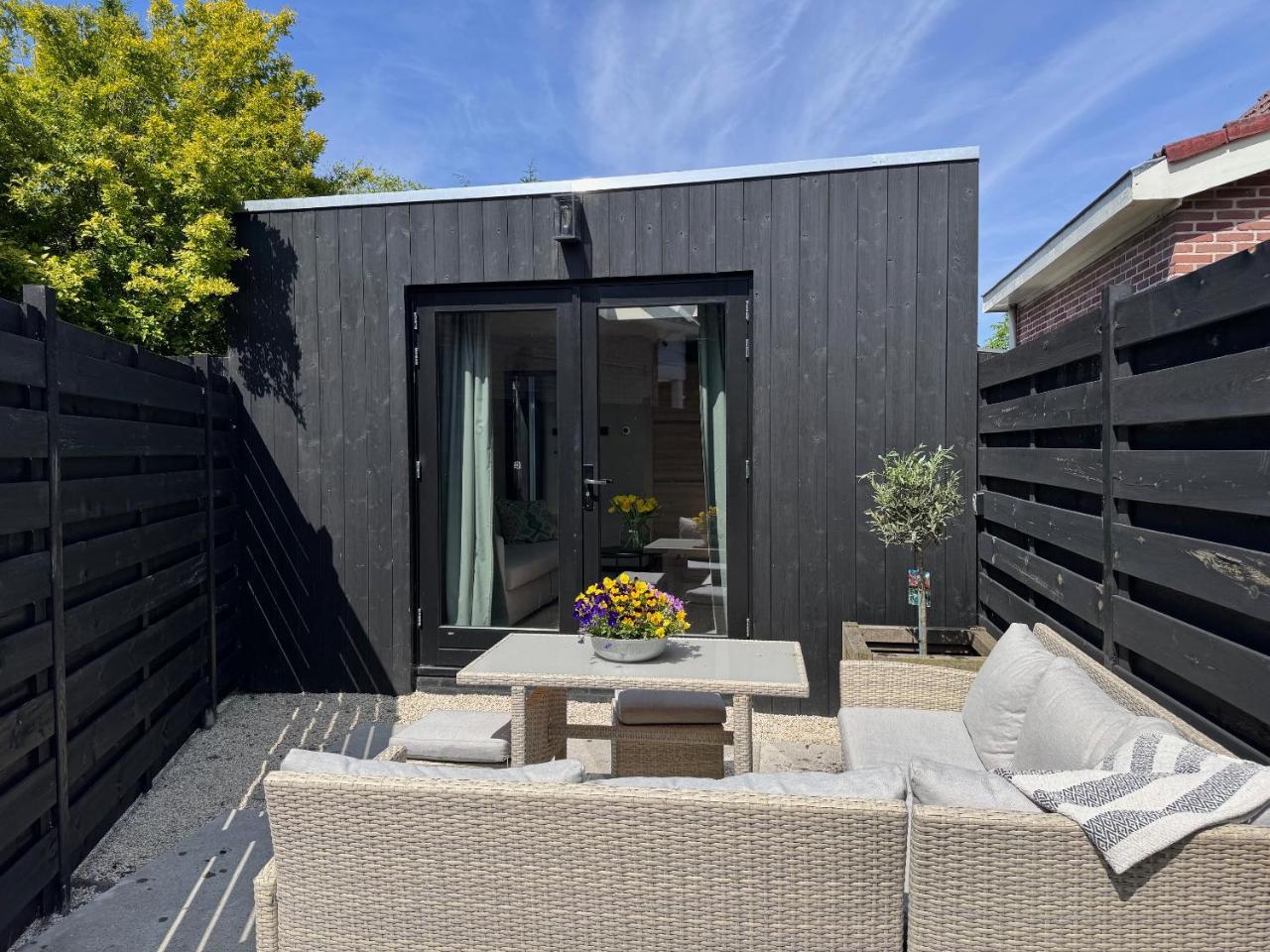 Modern guest house. — 4-Star Luxury Hotel in Bergen, Netherlands