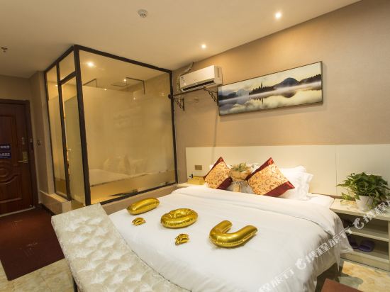 Fengcheng Xinyue Superior Hotel in Fengcheng, People's Republic of China