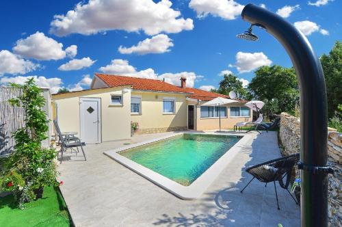 Ferienhaus Marija with private Pool — 4-Star Luxury Hotel in Vodnjan, Croatia