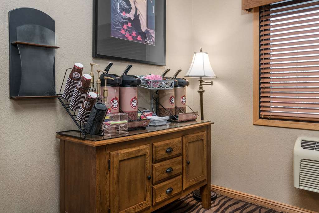 AmericInn by Wyndham Worthington - photo 12