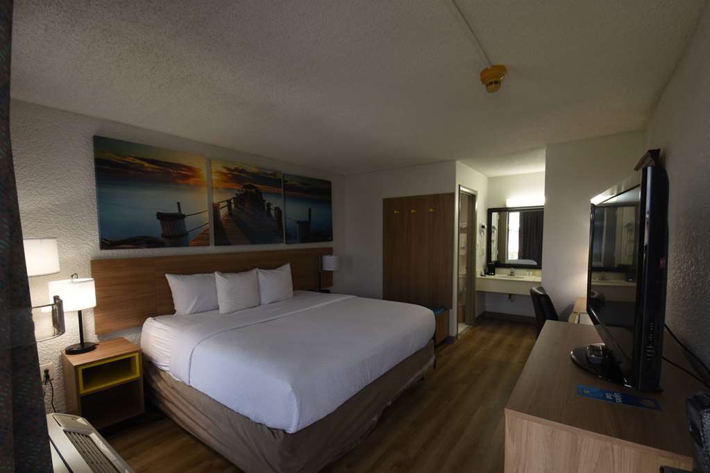 Days Inn by Wyndham Stuart - photo 16