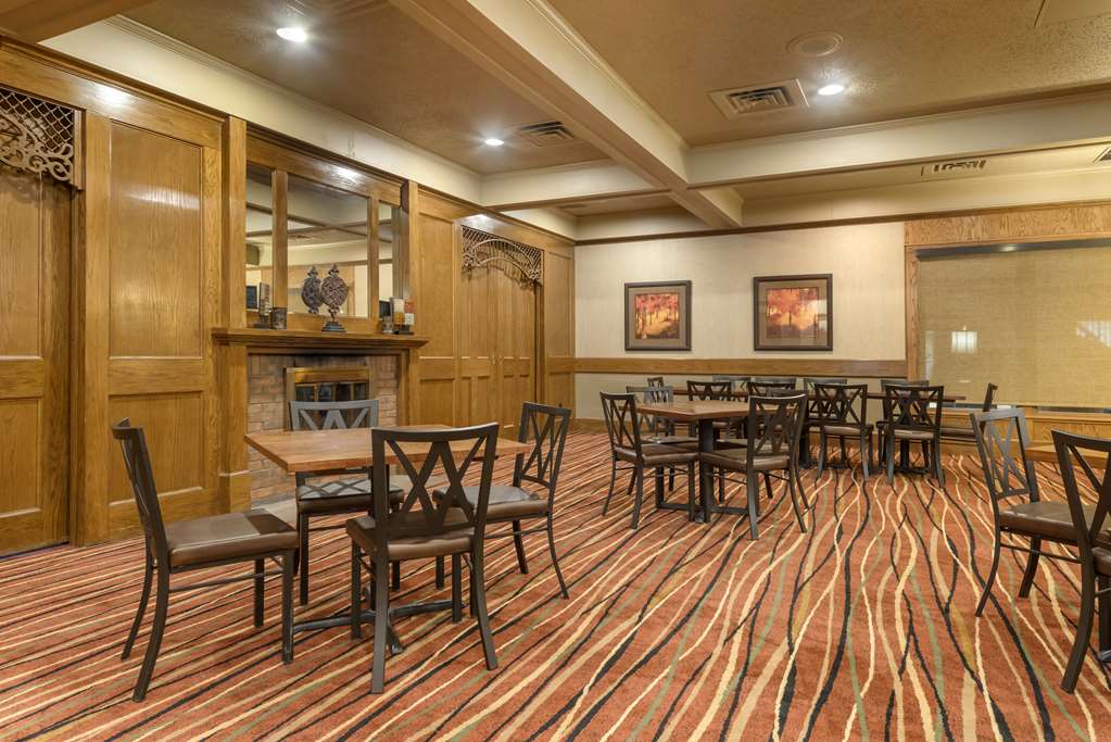 Best Western Plus Ramkota Hotel - photo 40