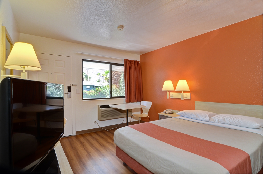 Motel 6 Palm Springs CA East Palm Canyon - photo 34