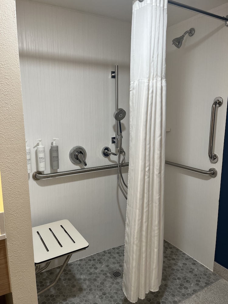 Inn At Chocolate Ave Surestay Collection By Bw - photo 35