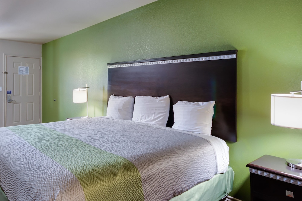 Eagle Ford Inn - photo 12