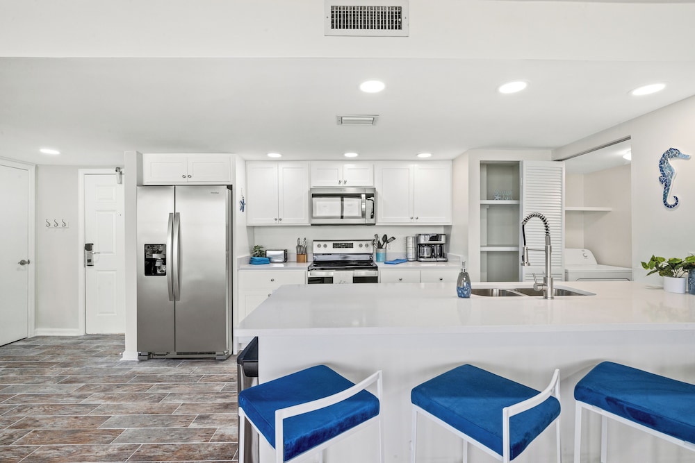 Sandpiper Beacon Beach Resort - photo 175
