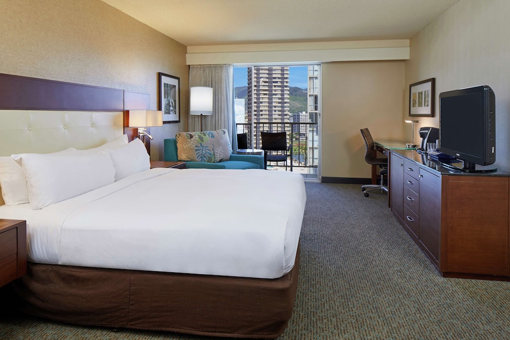 DoubleTree by Hilton Hotel Alana Waikiki Beach - photo 11