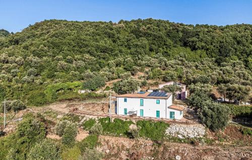3 Bedroom Gorgeous Home In Perdifumo — 4-Star Luxury Hotel in Perdifumo, Italy