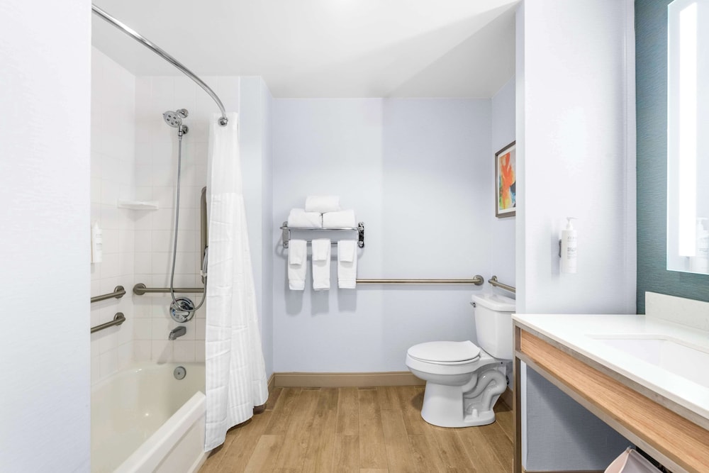 Hilton Garden Inn Suffolk Riverfront - photo 34