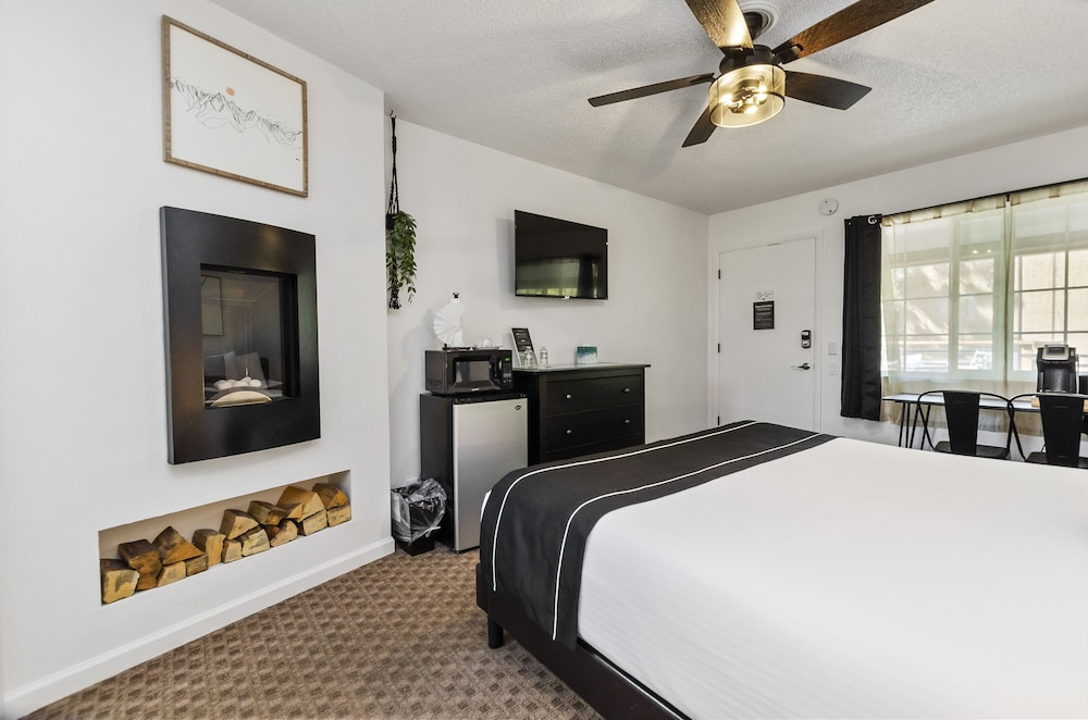 The Jeffrey Hotel - photo 25