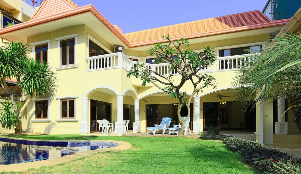 Pattaya Holiday Villas — 4-Star Luxury Hotel in Pattaya, Thailand