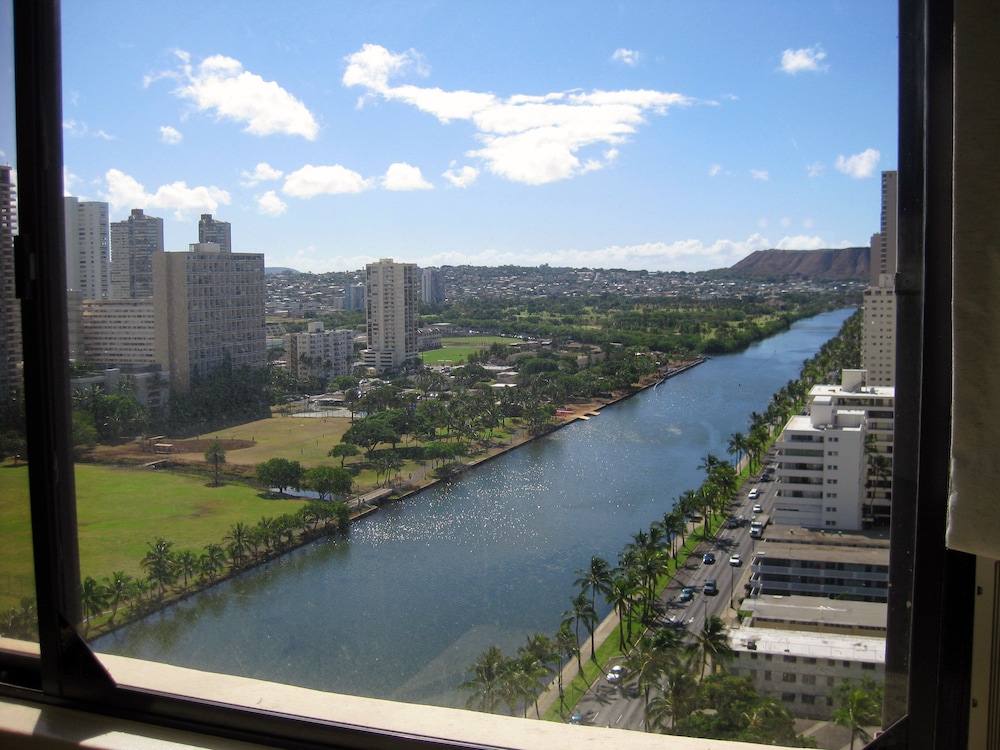 Waikiki Monarch Hotel - photo 21